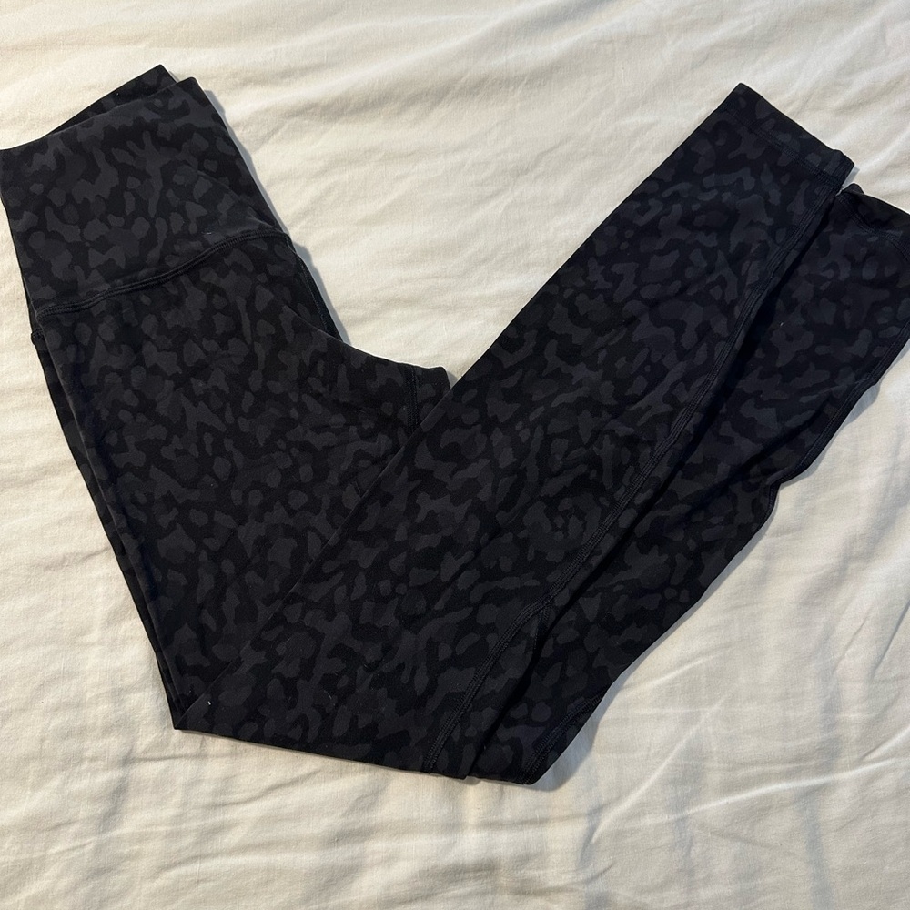 Women’s Lululemon Align Size 6 length 28 leopard